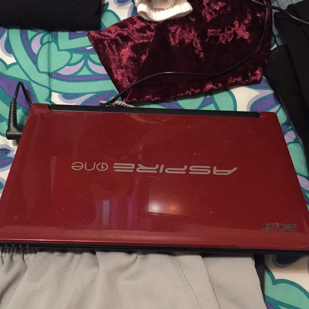 Laptop - Picture 2 of 2